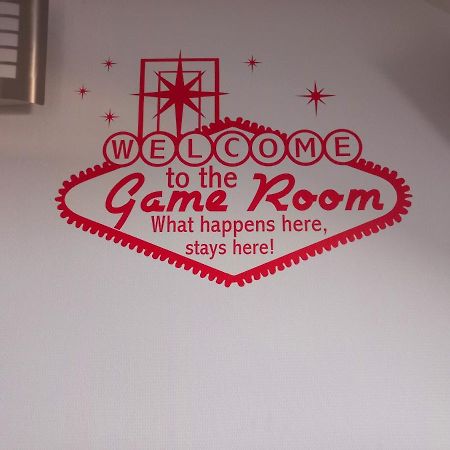 Game Room Эперне Экстерьер фото