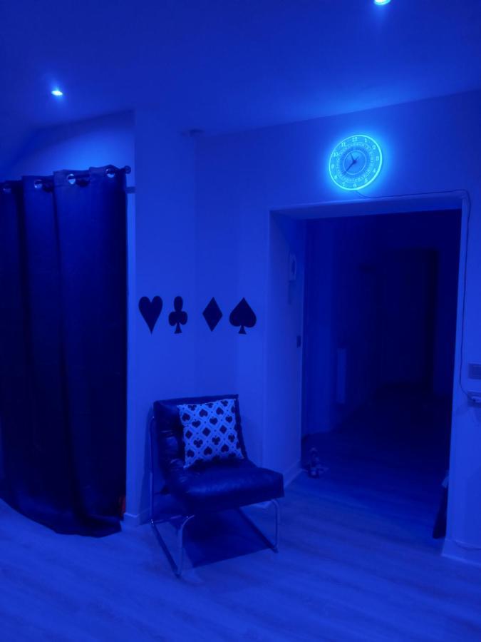 Game Room Эперне Экстерьер фото