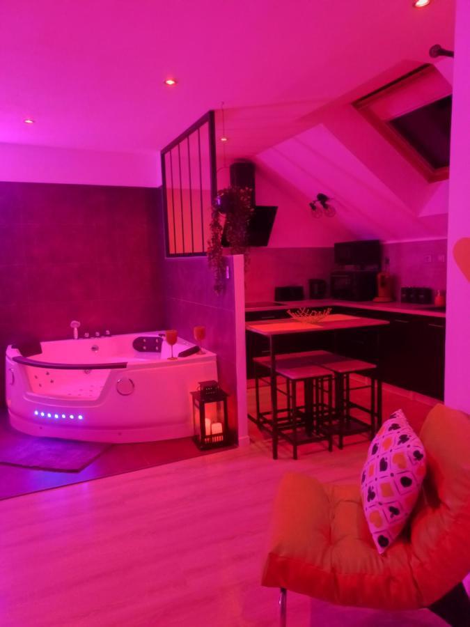 Game Room Эперне Экстерьер фото