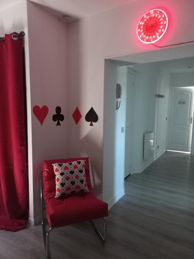Game Room Эперне Экстерьер фото