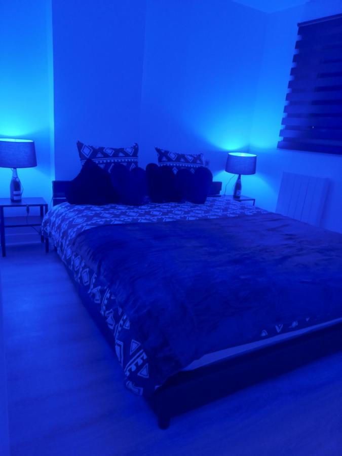 Game Room Эперне Экстерьер фото