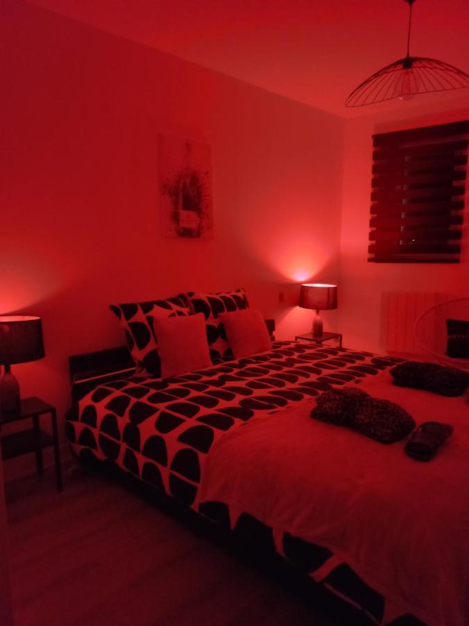Game Room Эперне Экстерьер фото