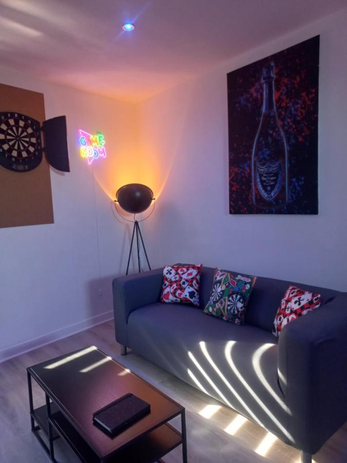 Game Room Эперне Экстерьер фото