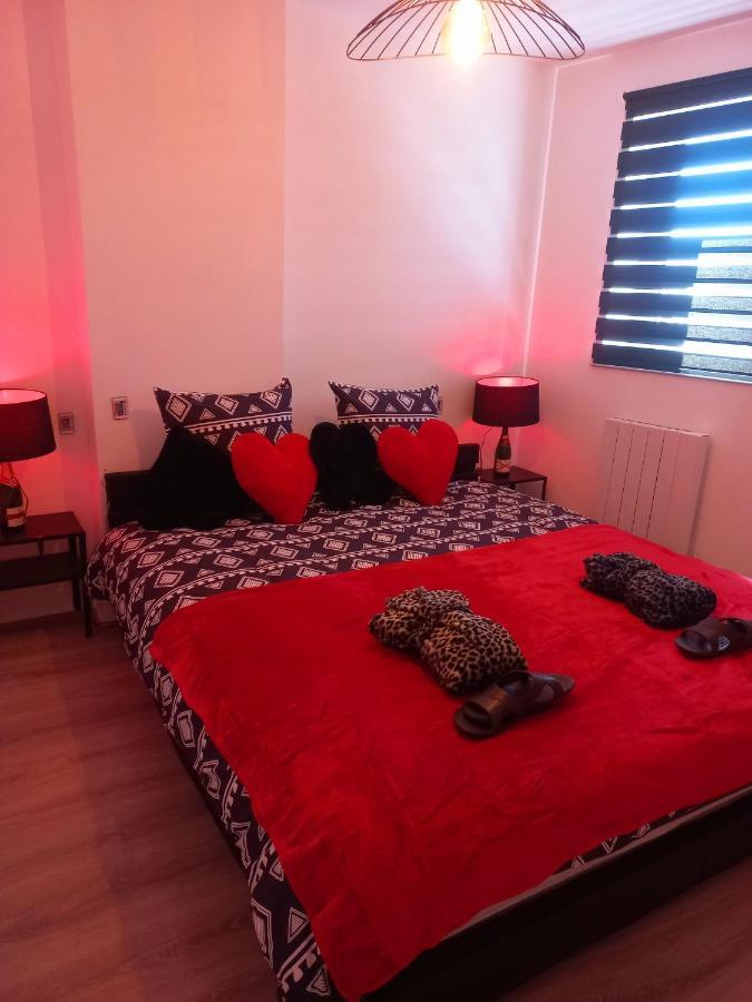 Game Room Эперне Экстерьер фото