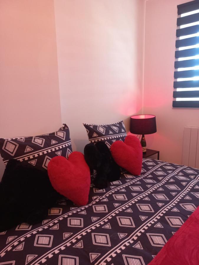 Game Room Эперне Экстерьер фото