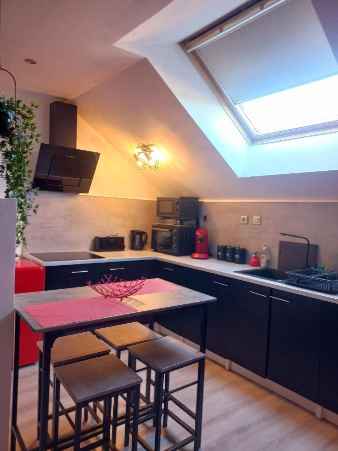 Game Room Эперне Экстерьер фото