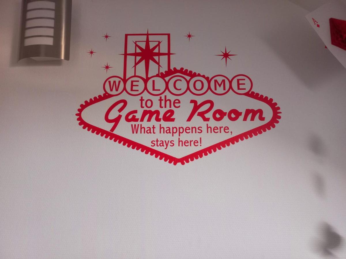 Game Room Эперне Экстерьер фото