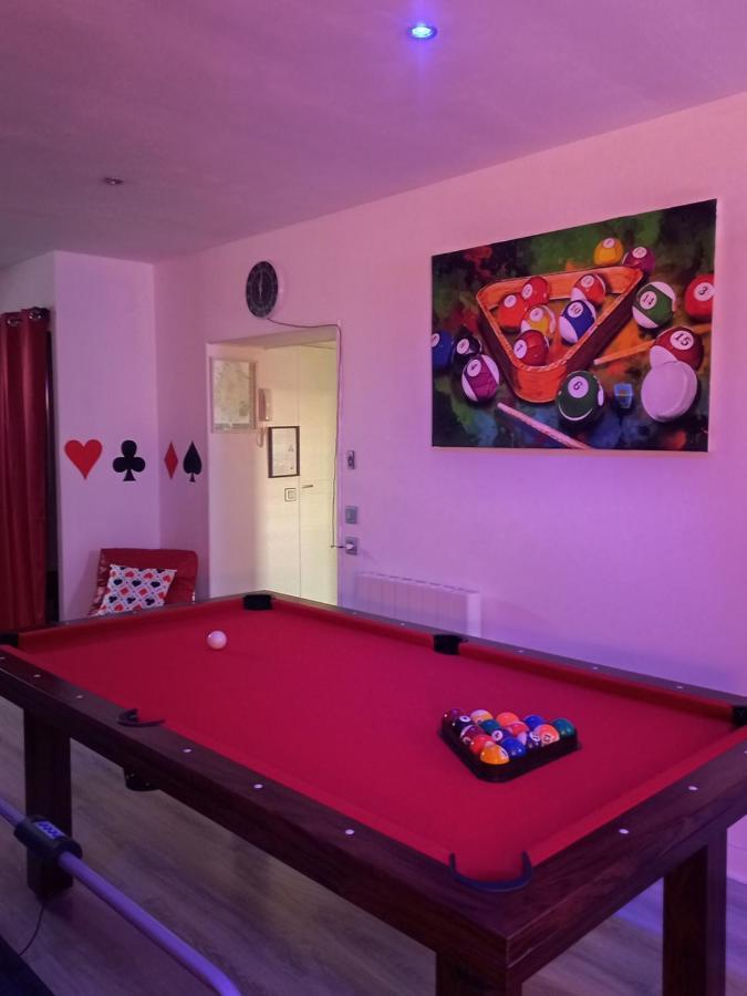 Game Room Эперне Экстерьер фото