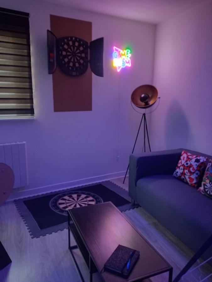 Game Room Эперне Экстерьер фото