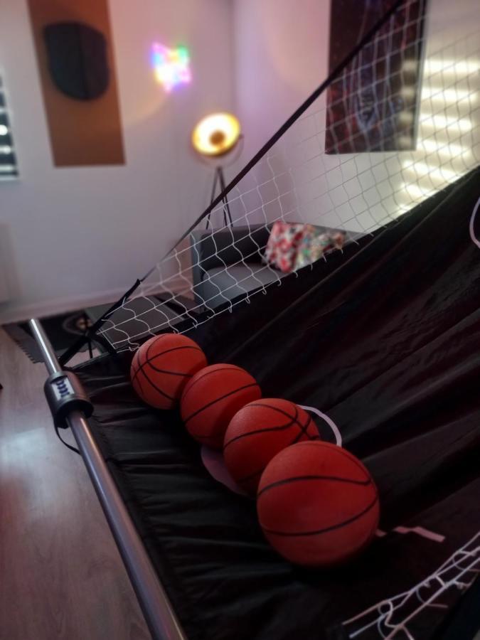 Game Room Эперне Экстерьер фото
