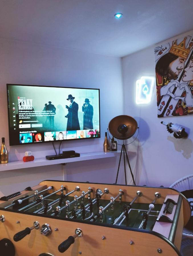 Game Room Эперне Экстерьер фото